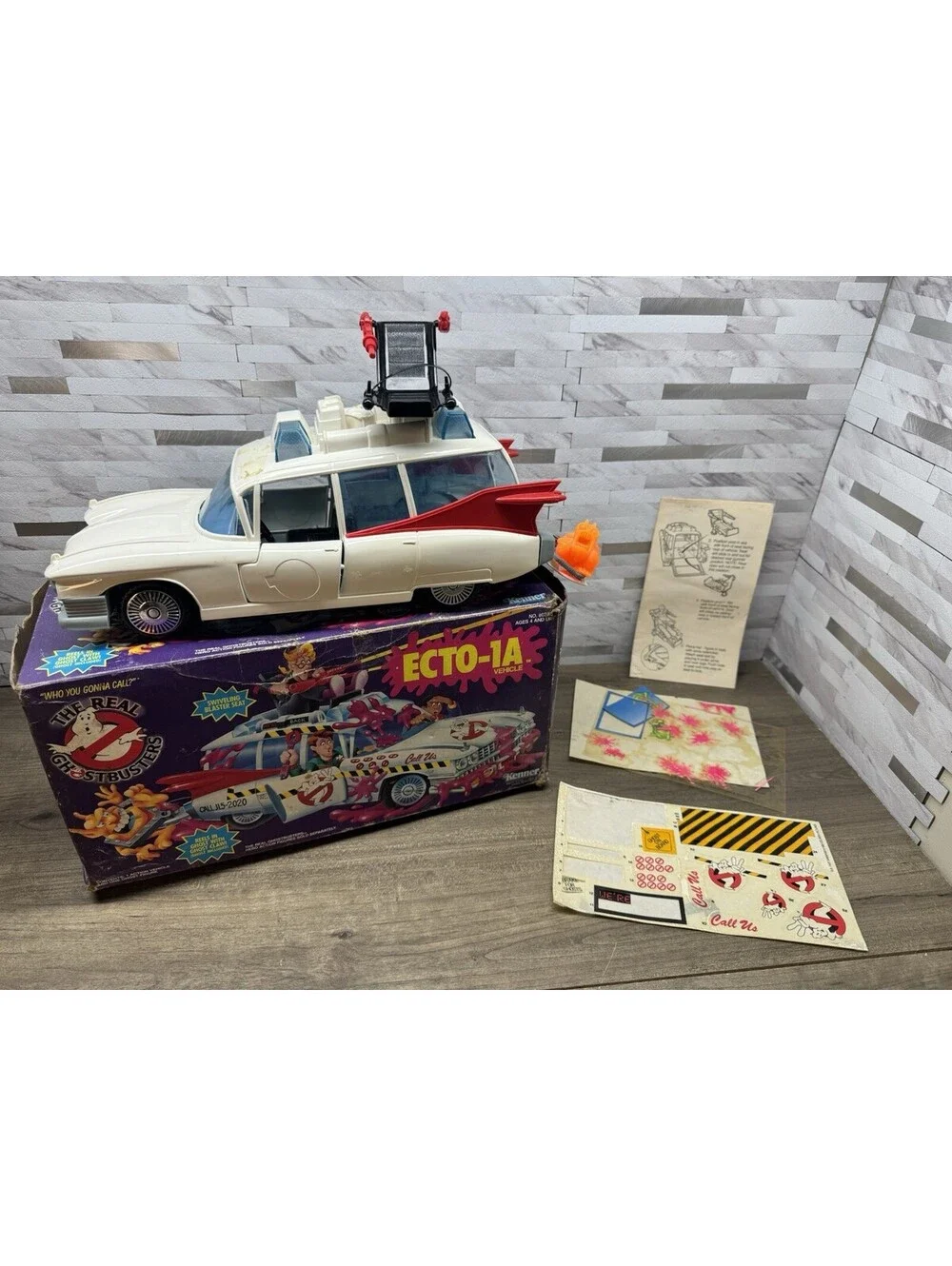 Vintage The Real Ghostbusters ECTO-1A Vehicle by Kenner *Box Damage **READ**